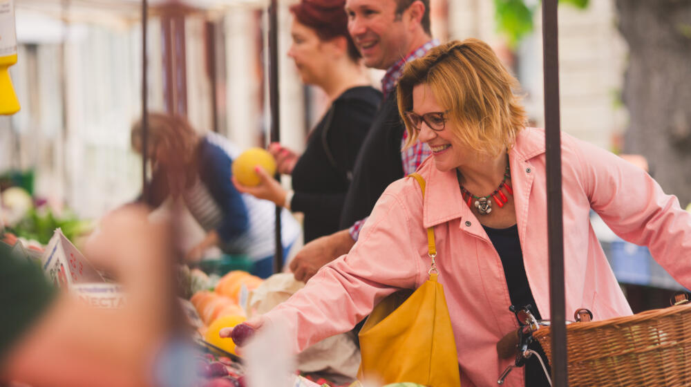 Bat and Bottle Third Saturday Tastings, held on the same day as Oakham Farmers Market.